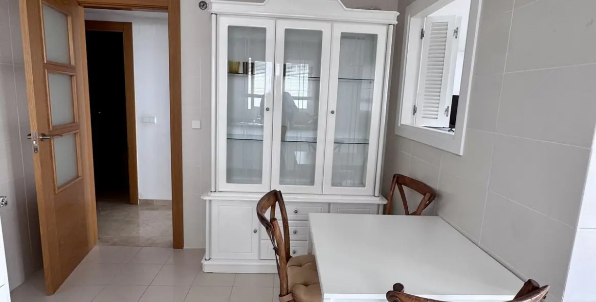 Long-term rent of middle floor apartment in Elviria 17