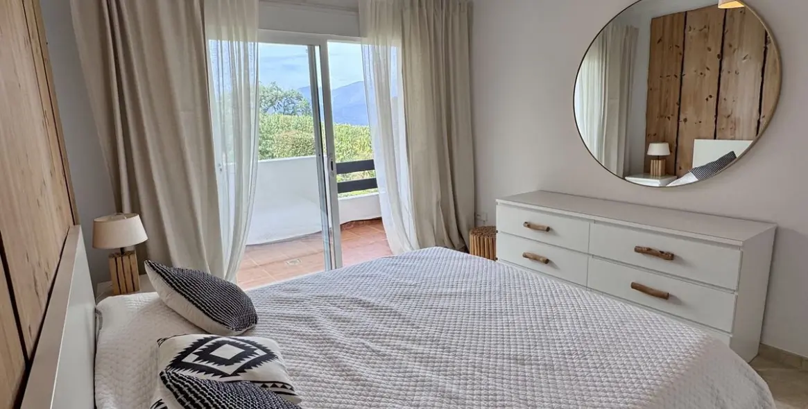 Long-term rent of middle floor apartment in Elviria 22