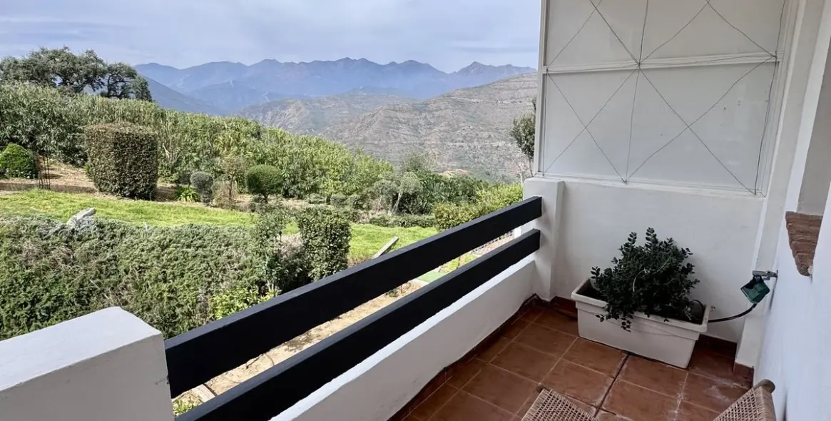 Long-term rent of middle floor apartment in Elviria 27