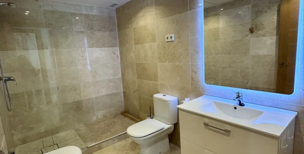 Long-term rent of middle floor apartment in Elviria 30