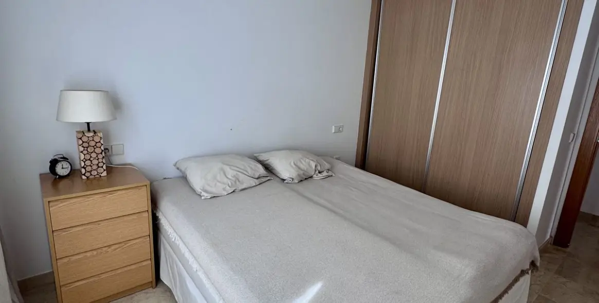 Long-term rent of middle floor apartment in Elviria 38