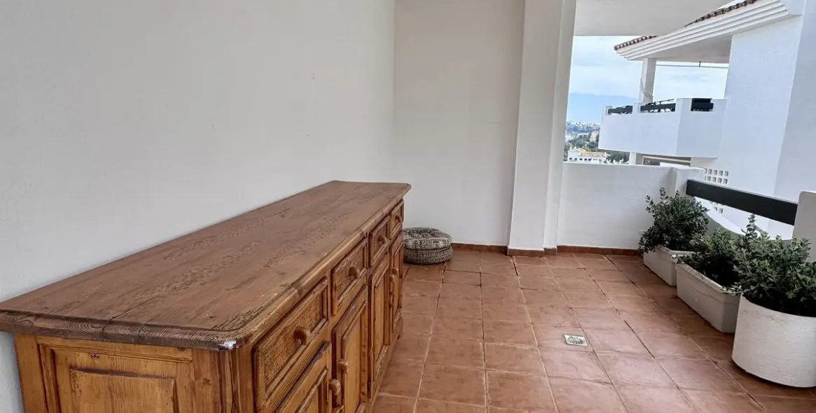 Long-term rent of middle floor apartment in Elviria 41