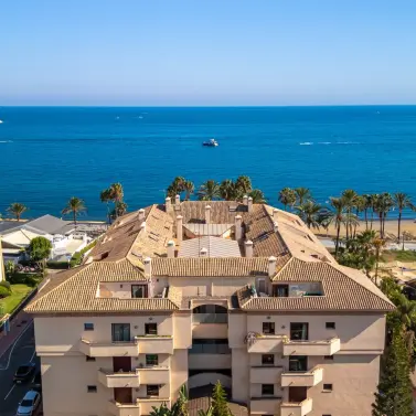 Долгосрочная аренда апартаментов на среднем этаже в San Pedro de Alcántara