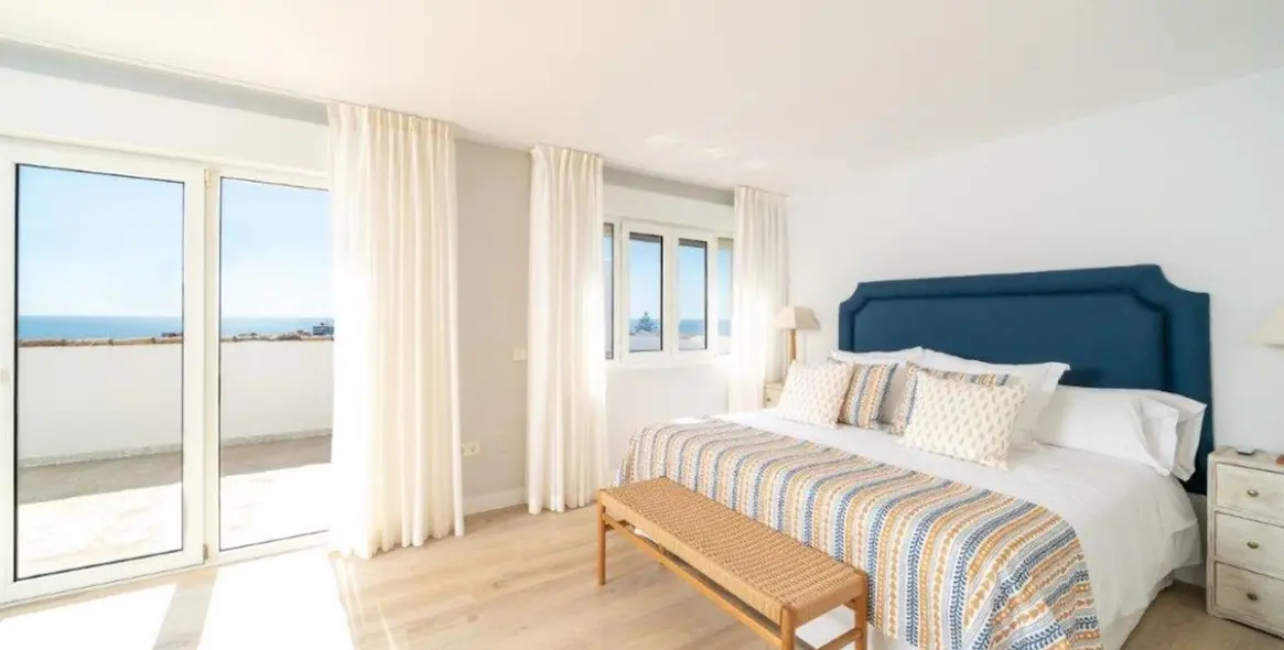Long-term rent of penthouse duplex in Puerto Banús 29