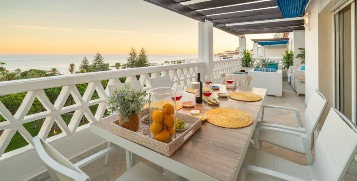 Long-term rent of penthouse duplex in Puerto Banús 54
