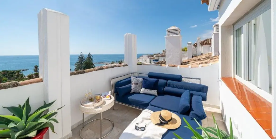 Long-term rent of penthouse duplex in Puerto Banús 63