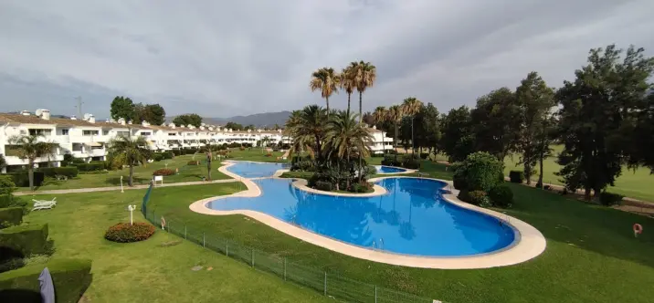 Venta de apartamento en planta media en Mijas Golf 2