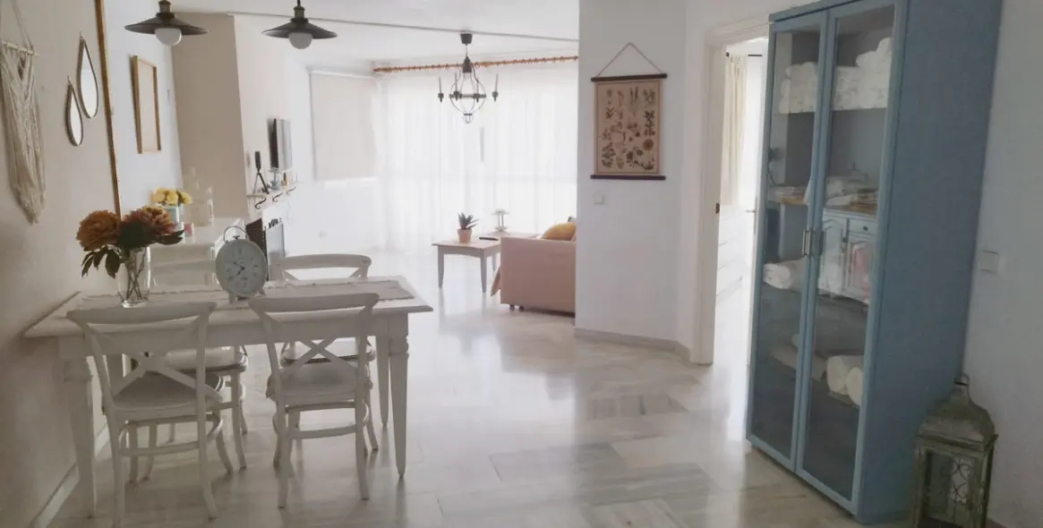 Venta de apartamento en planta media en Mijas Golf 18