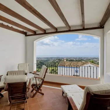 Sale of penthouse in Benahavís
