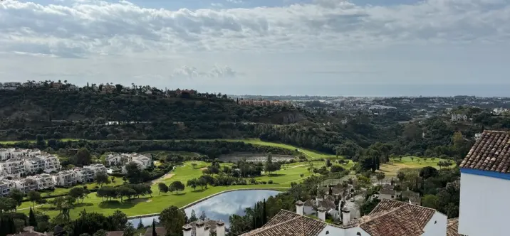 Sale of penthouse in Benahavís 2