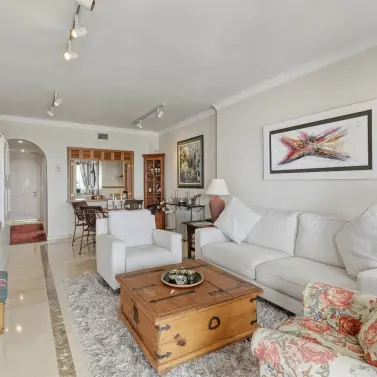 Sale of penthouse in Benahavís