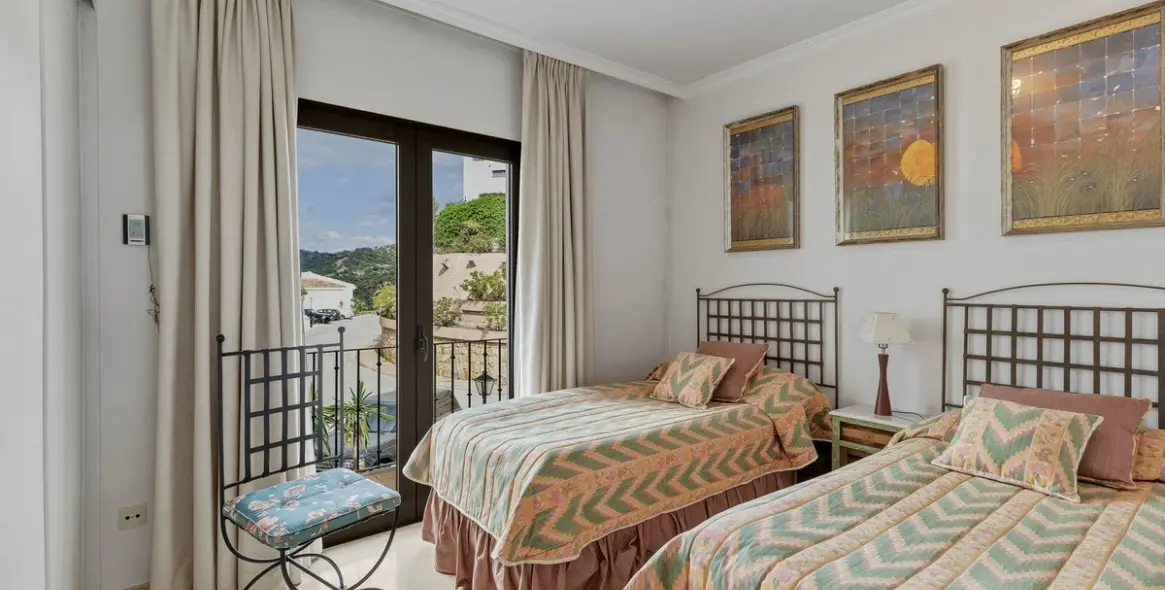 Sale of penthouse in Benahavís 7