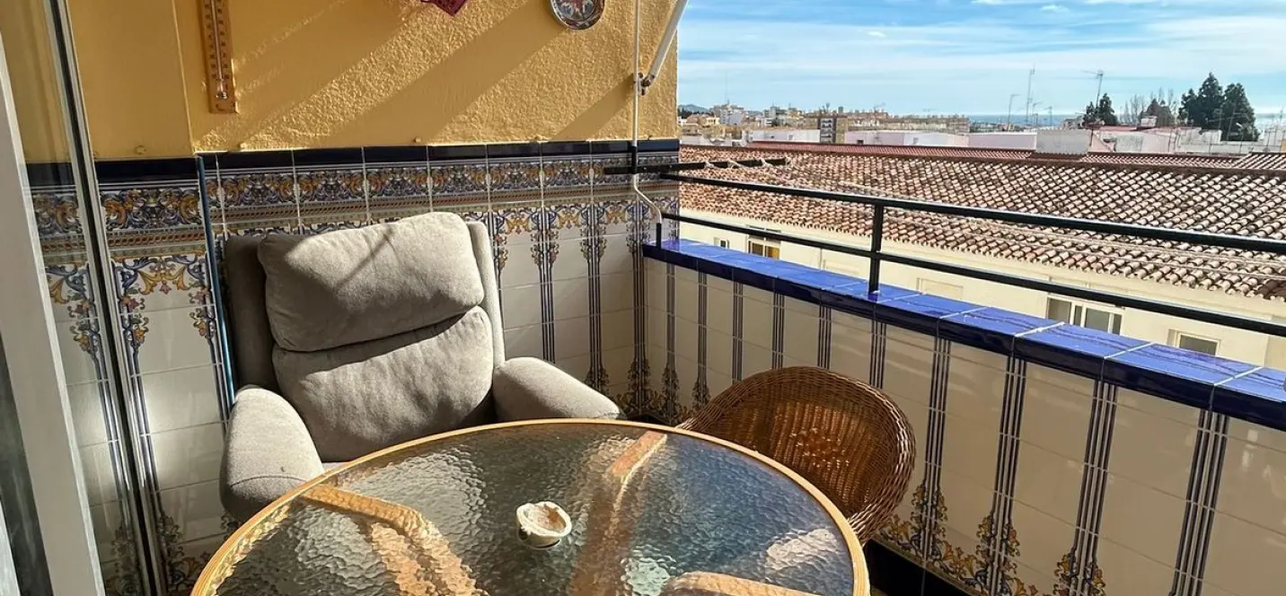 Venta de apartamento en planta media en Marbella 1