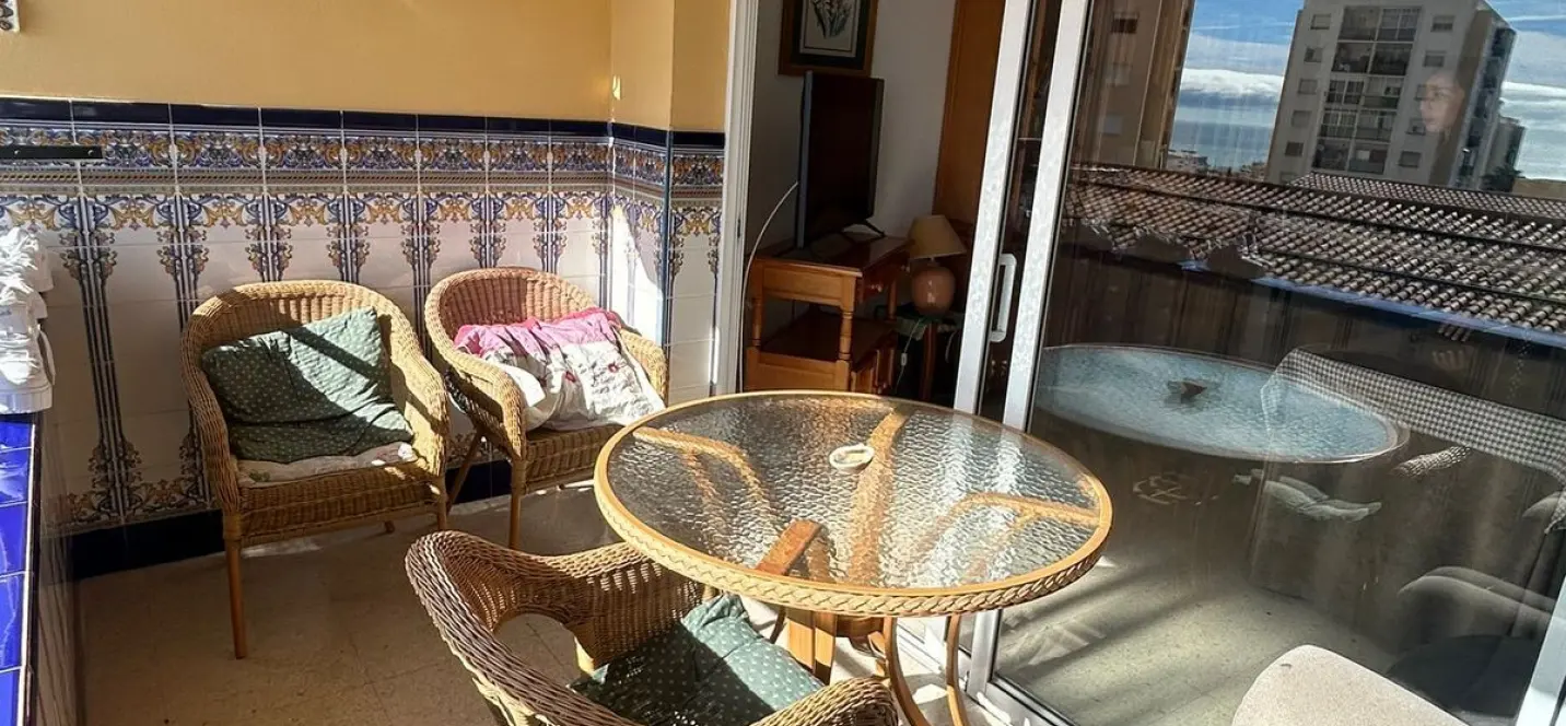 Venta de apartamento en planta media en Marbella 2