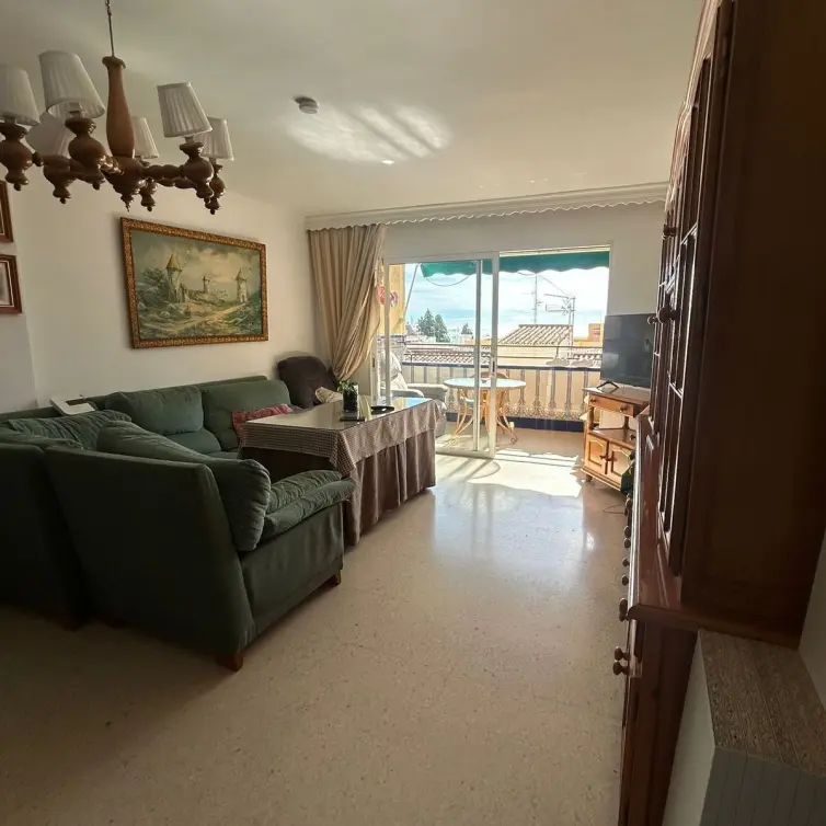 Venta de apartamento en planta media en Marbella