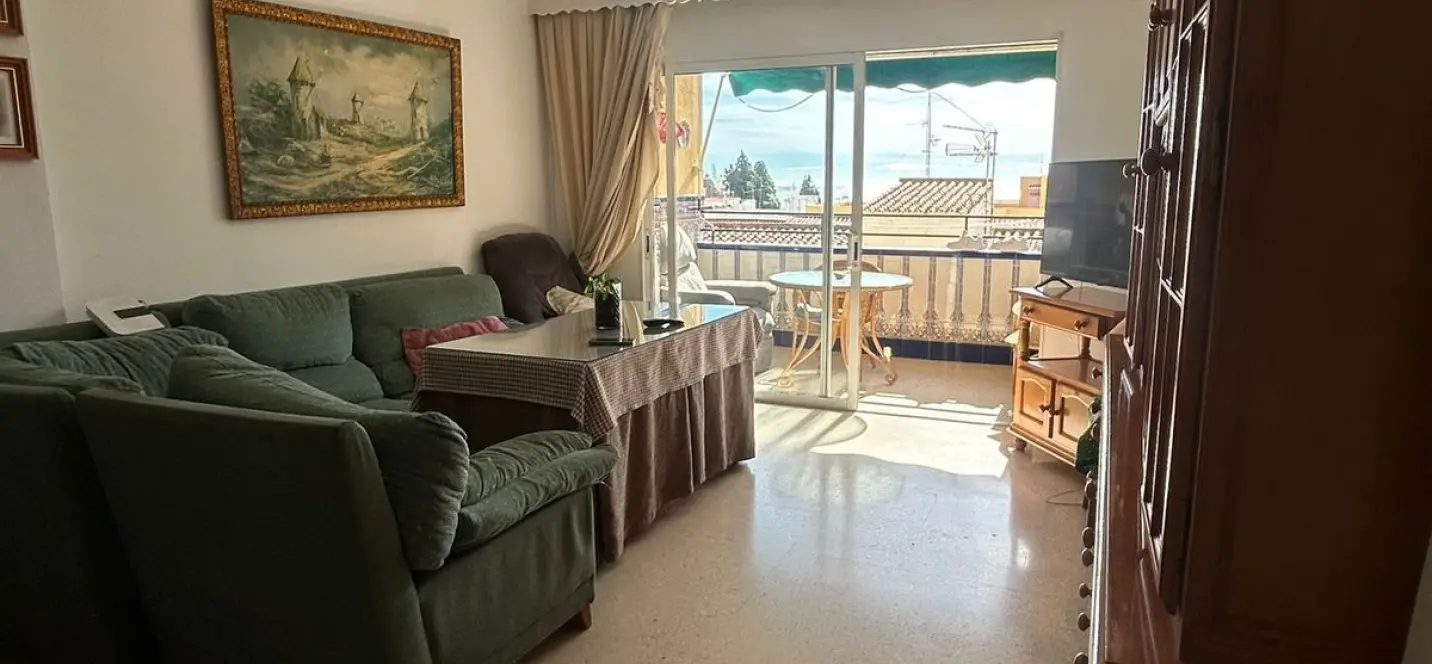 Venta de apartamento en planta media en Marbella 3