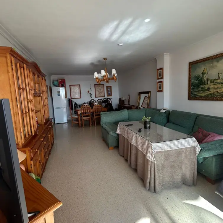 Venta de apartamento en planta media en Marbella