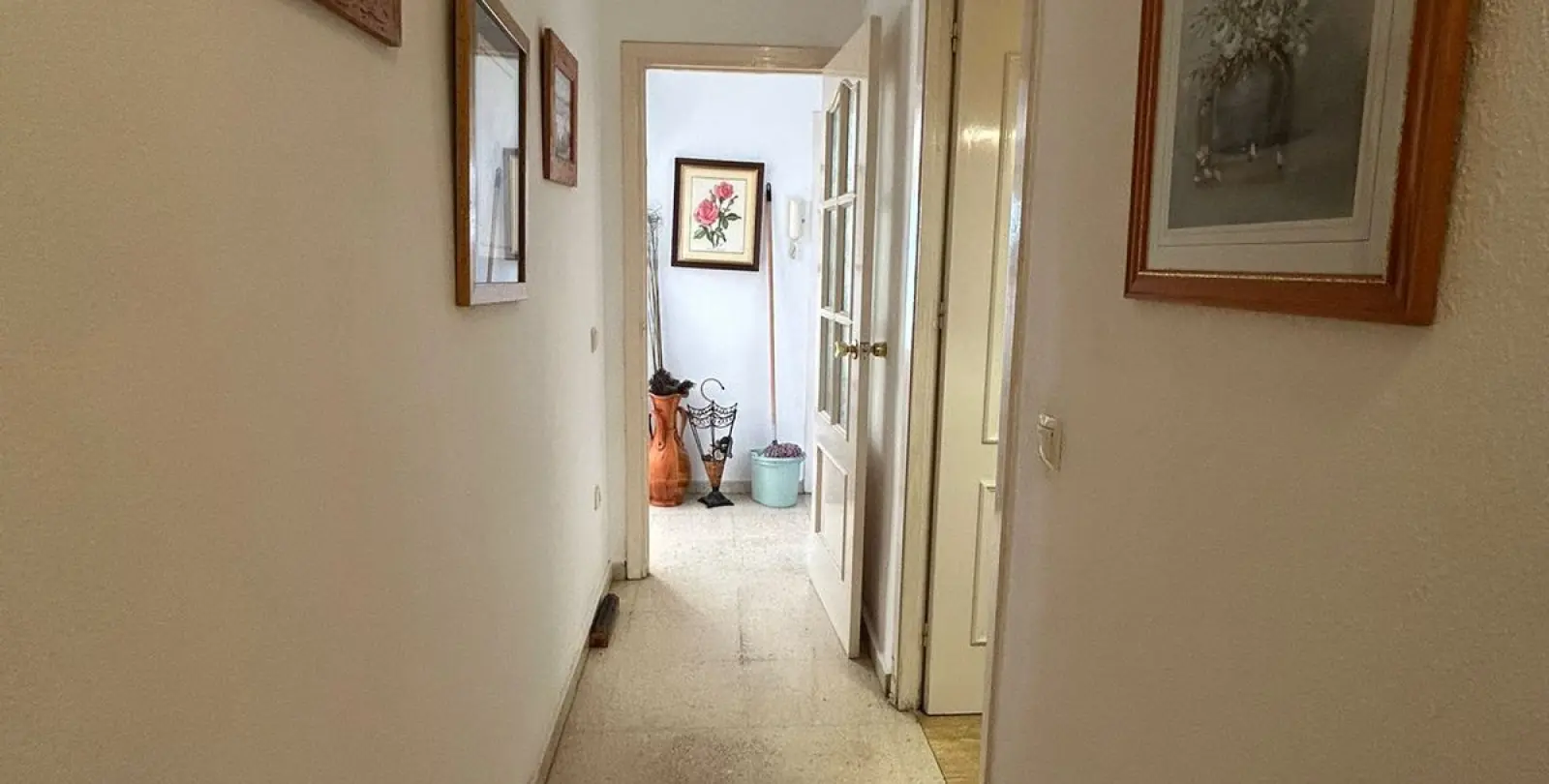 Sale of middle floor apartment in Marbella 26