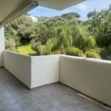 Sale of middle floor apartment in Elviria