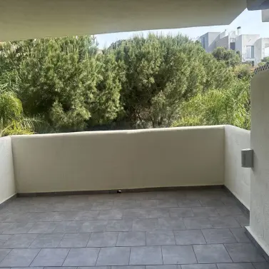 Sale of middle floor apartment in Elviria