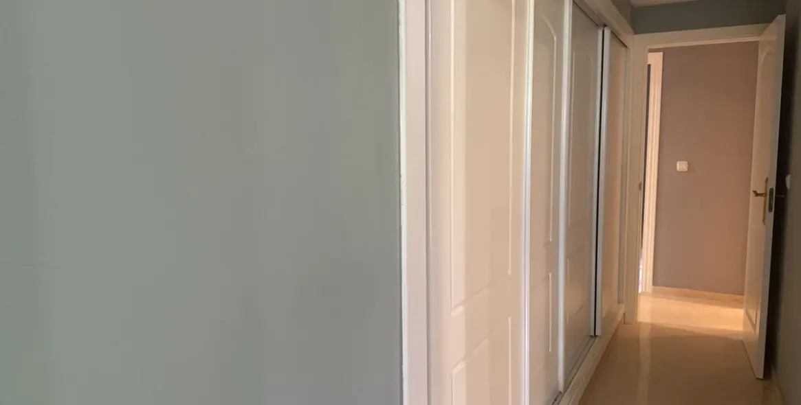 Sale of middle floor apartment in Elviria 3