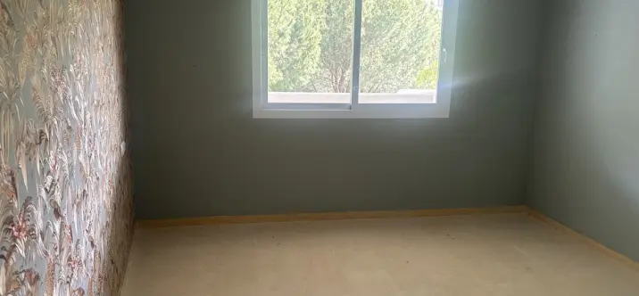 Sale of middle floor apartment in Elviria 3