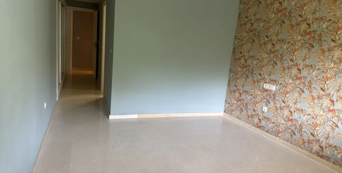 Sale of middle floor apartment in Elviria 5