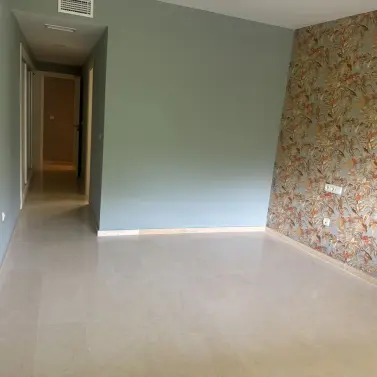 Sale of middle floor apartment in Elviria