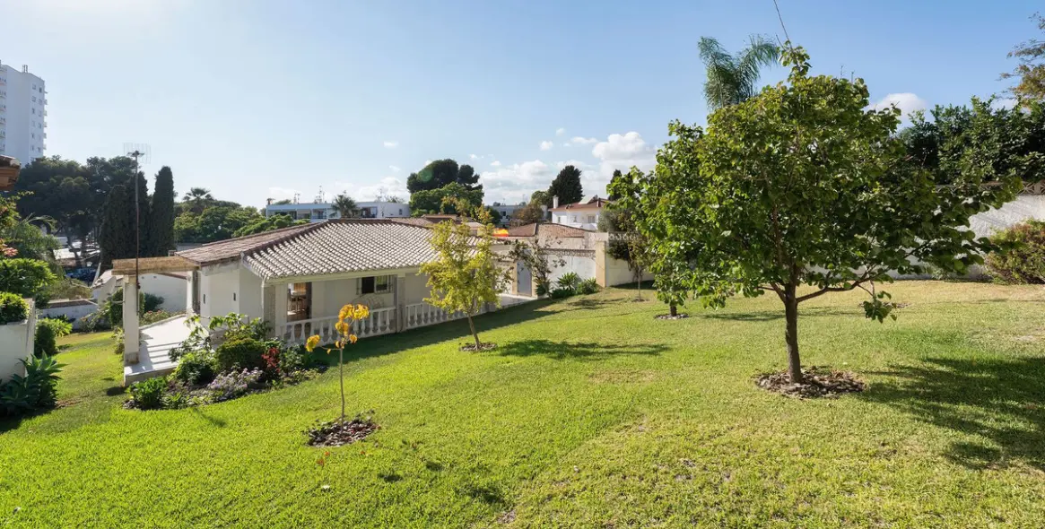 Venta de villa independiente en La Campana 3