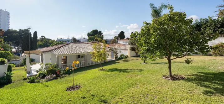 Venta de villa independiente en La Campana 2