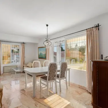 Venta de villa independiente en La Campana