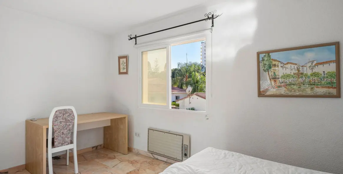 Venta de villa independiente en La Campana 8
