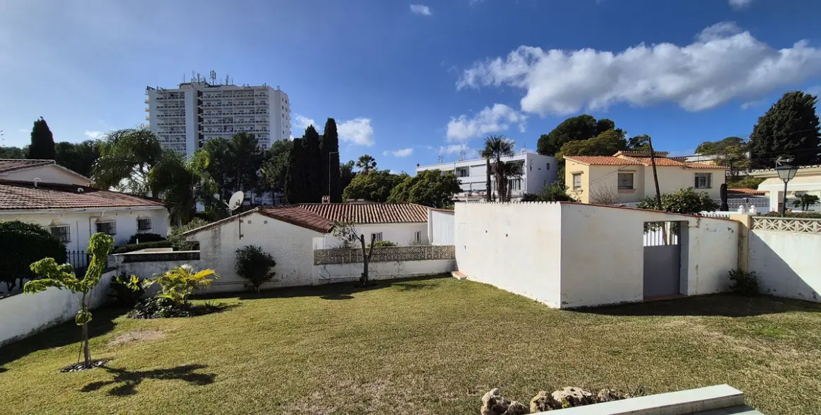 Venta de villa independiente en La Campana 9