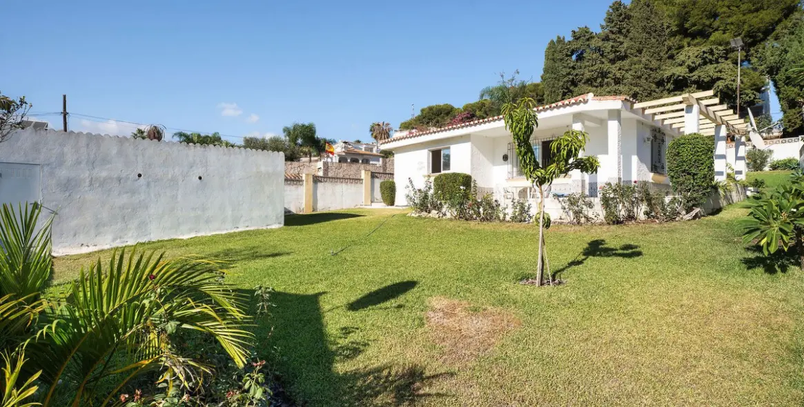 Venta de villa independiente en La Campana 10