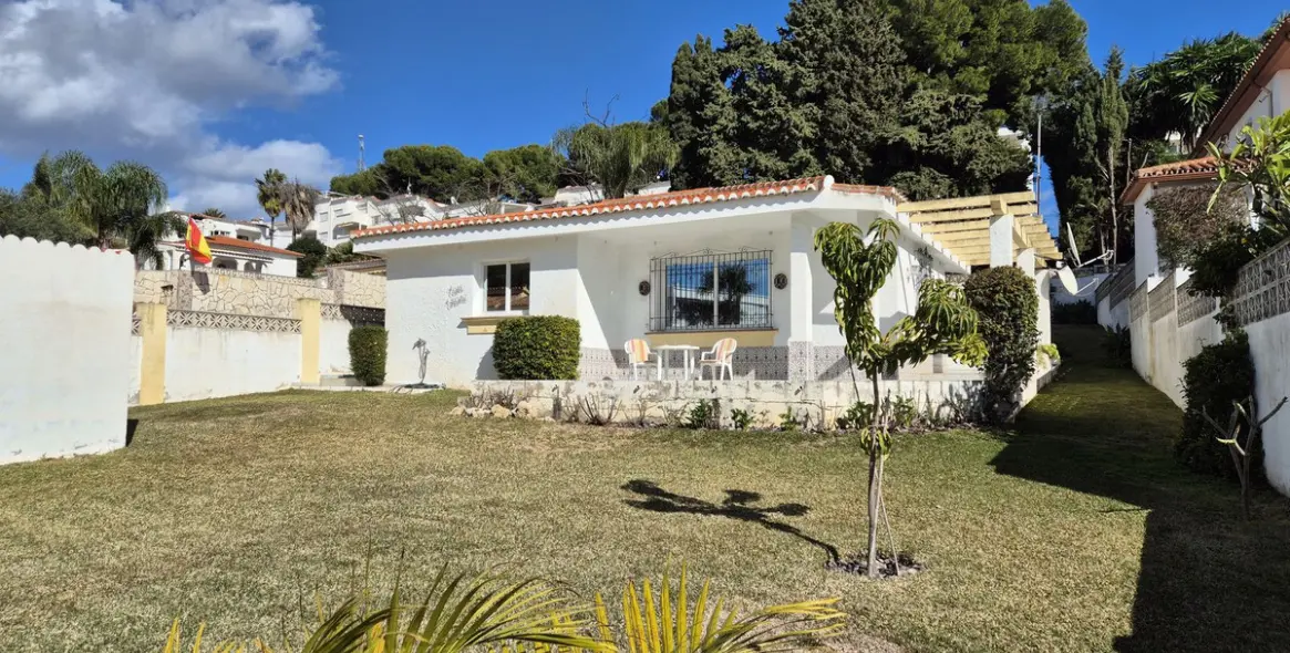 Venta de villa independiente en La Campana 11