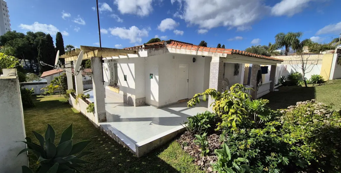 Venta de villa independiente en La Campana 13