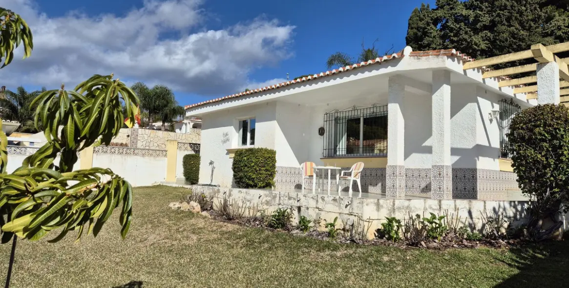 Venta de villa independiente en La Campana 14