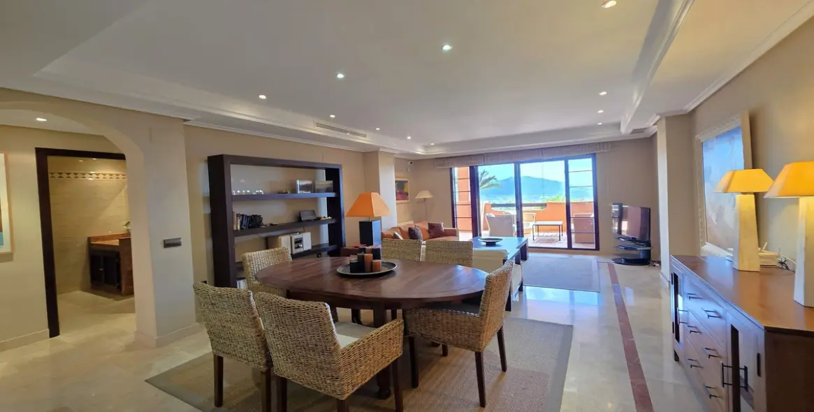 Venta de apartamento en planta baja en La Mairena 2