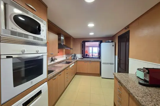 Image 4 thumb