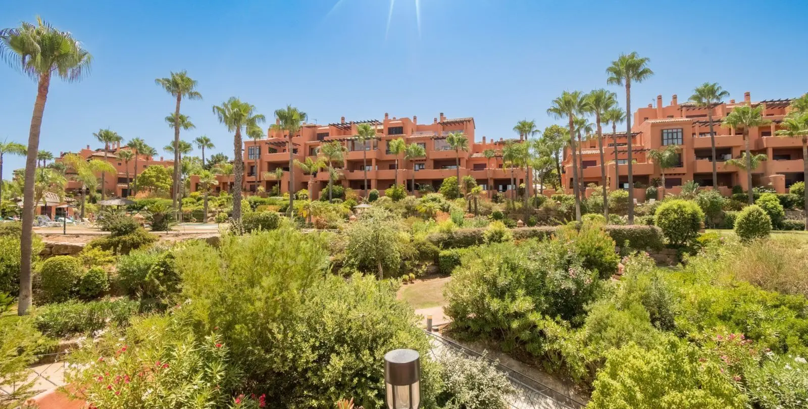 Sale of ground floor apartment in La Mairena 19