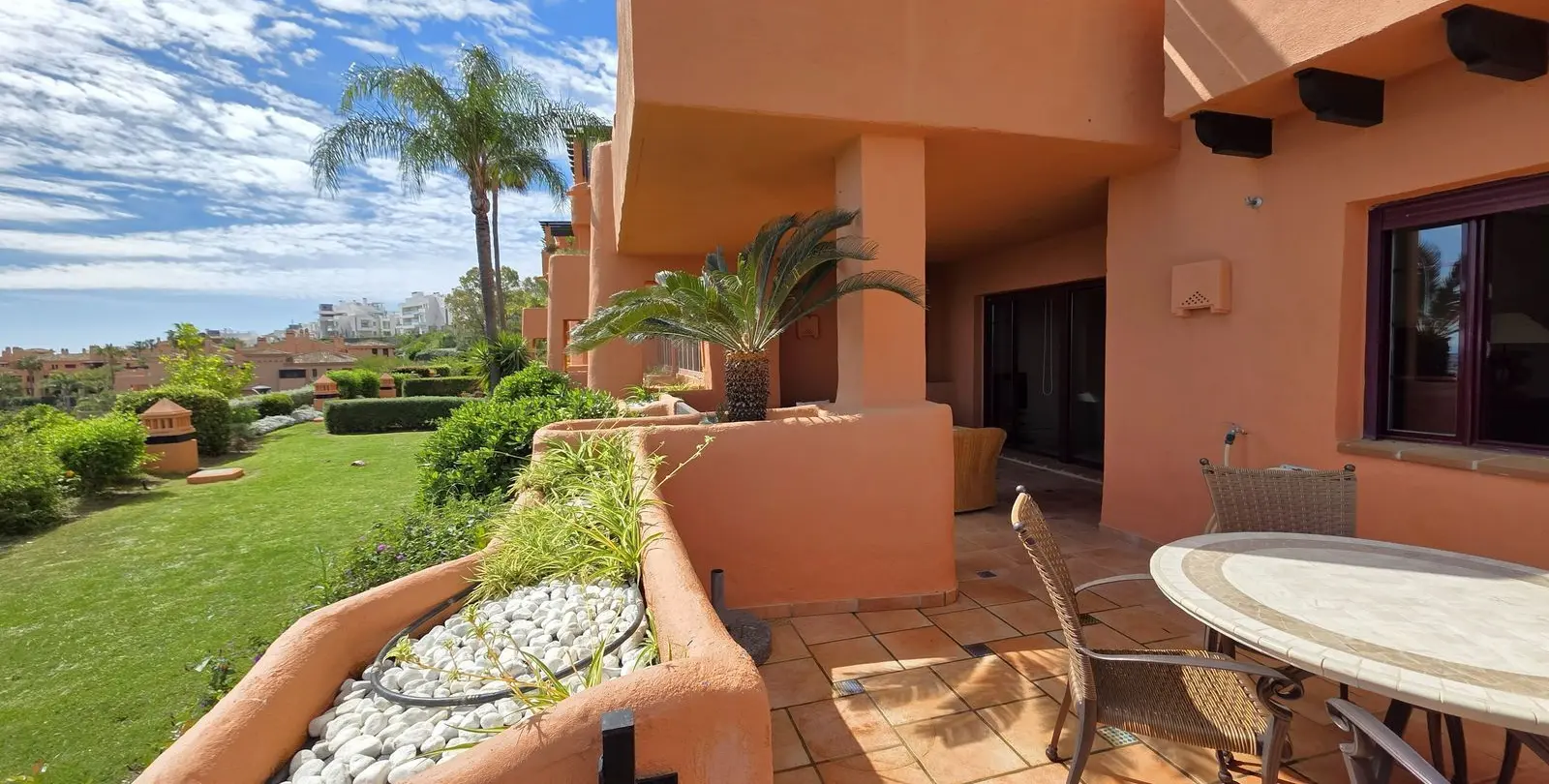 Sale of ground floor apartment in La Mairena 35