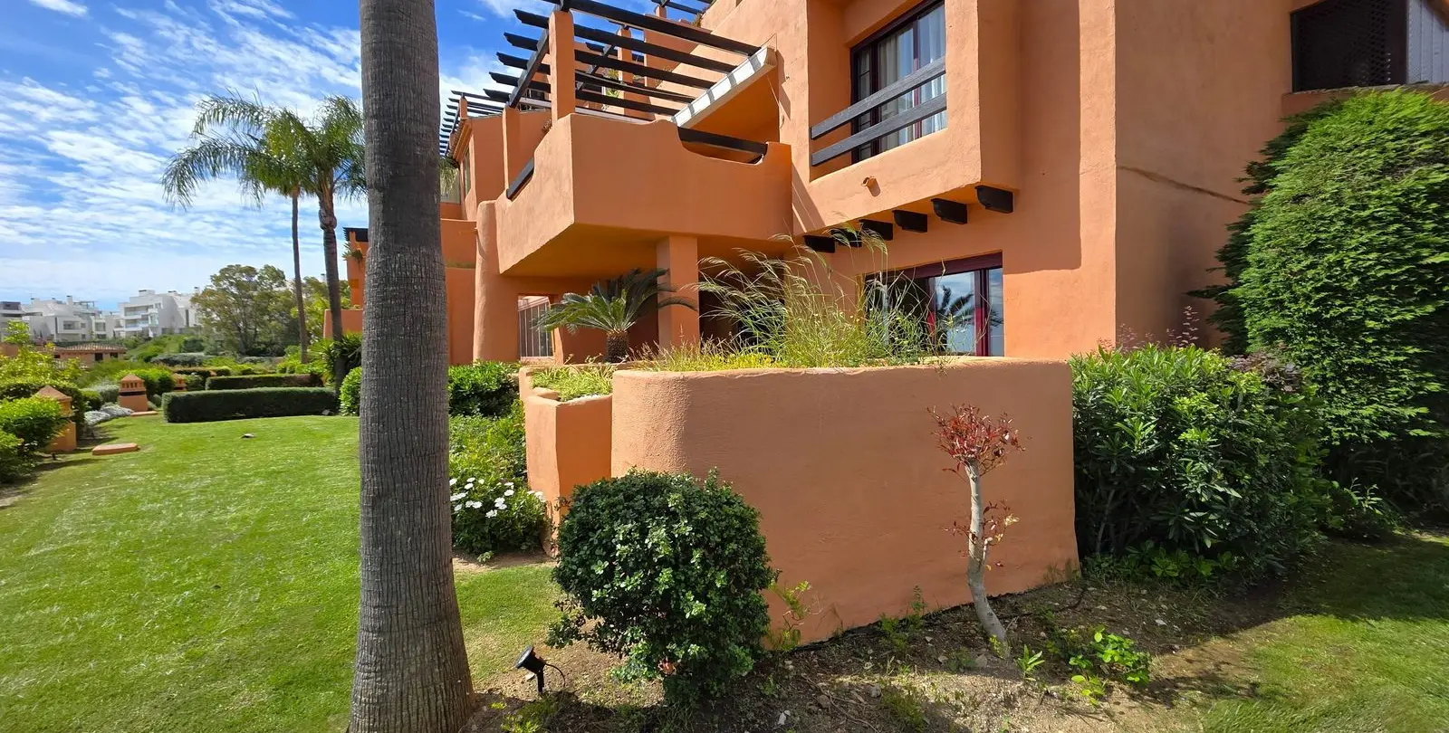 Sale of ground floor apartment in La Mairena 36
