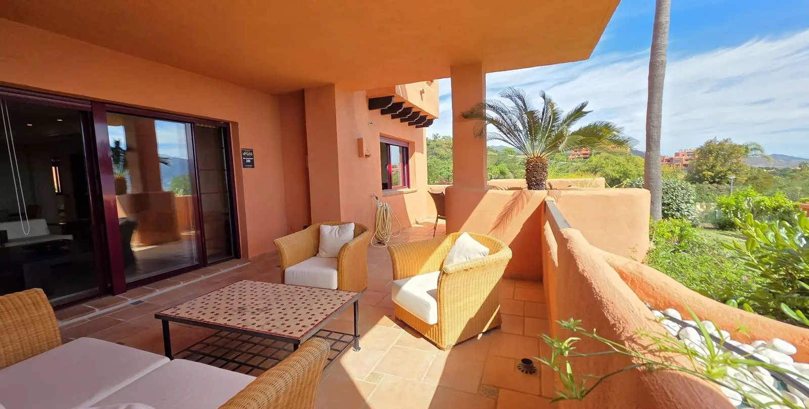 Sale of ground floor apartment in La Mairena 38