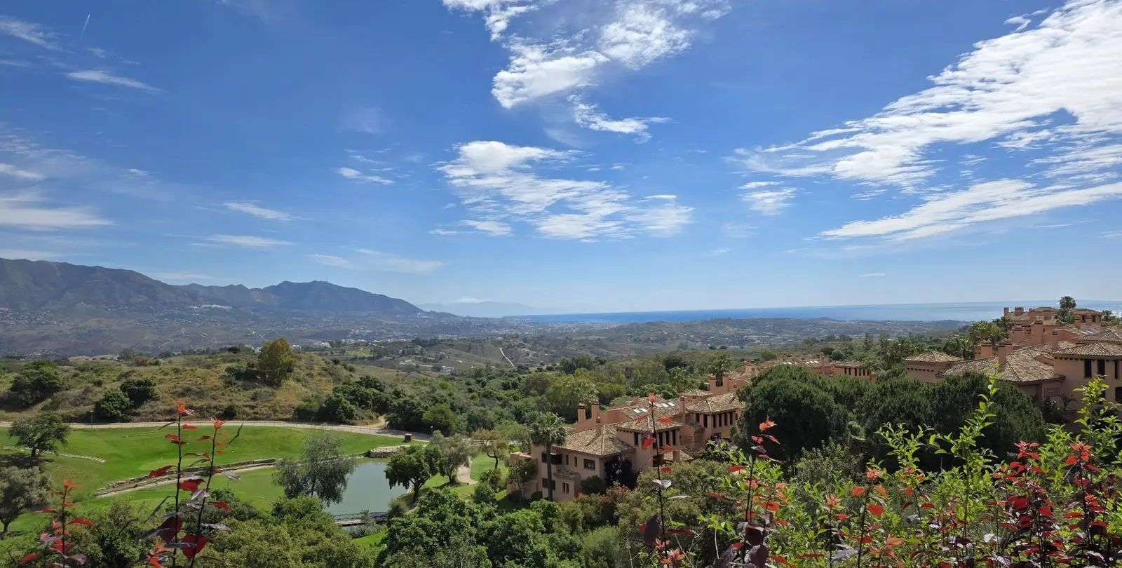 Sale of ground floor apartment in La Mairena 43