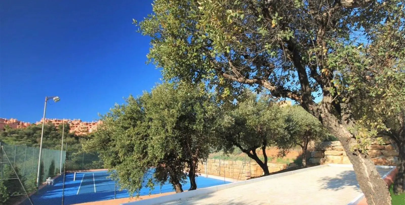 Sale of ground floor apartment in La Mairena 45