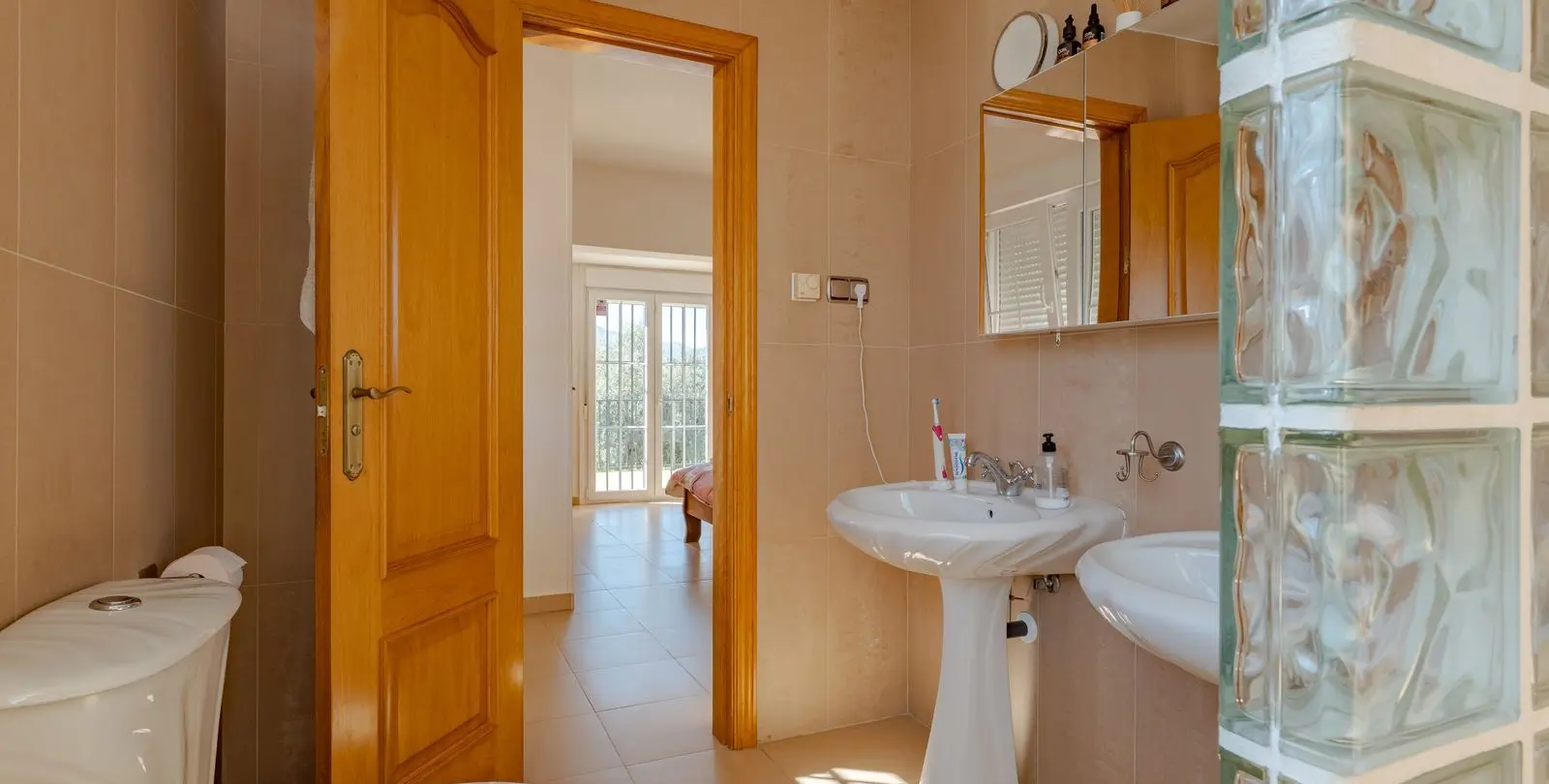 Sale of detached villa in Alhaurín el Grande 28