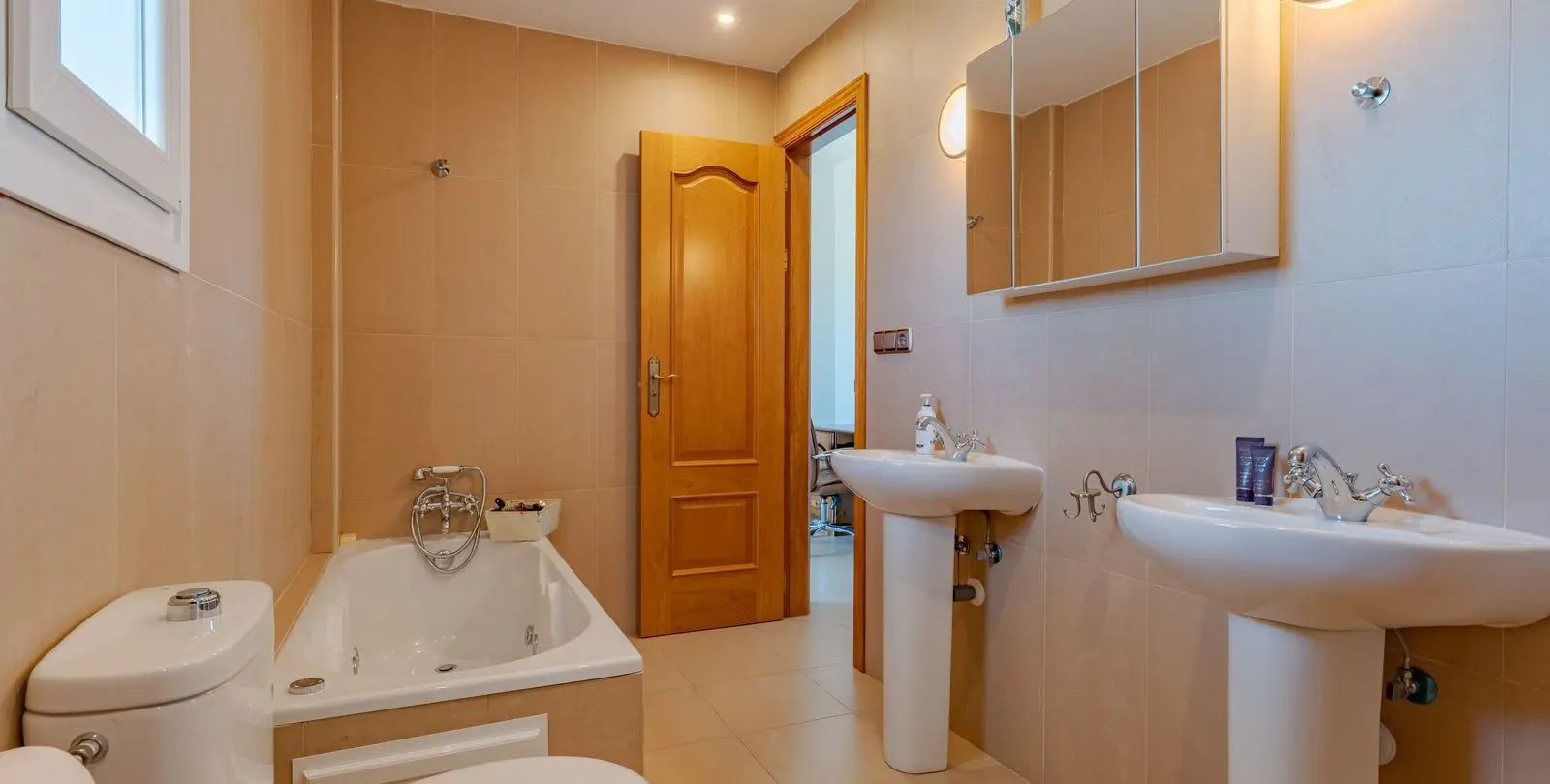 Sale of detached villa in Alhaurín el Grande 32