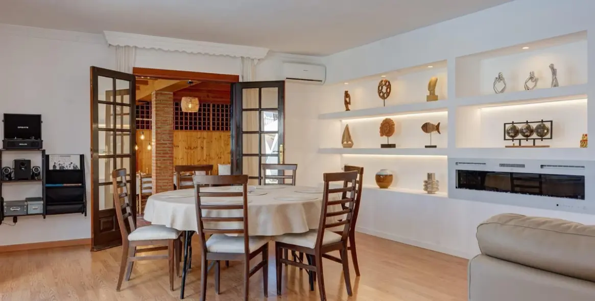Venta de villa independiente en Los Pacos 2