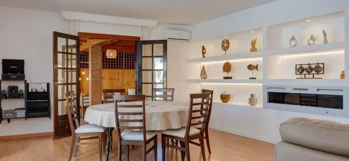 Venta de villa independiente en Los Pacos 1
