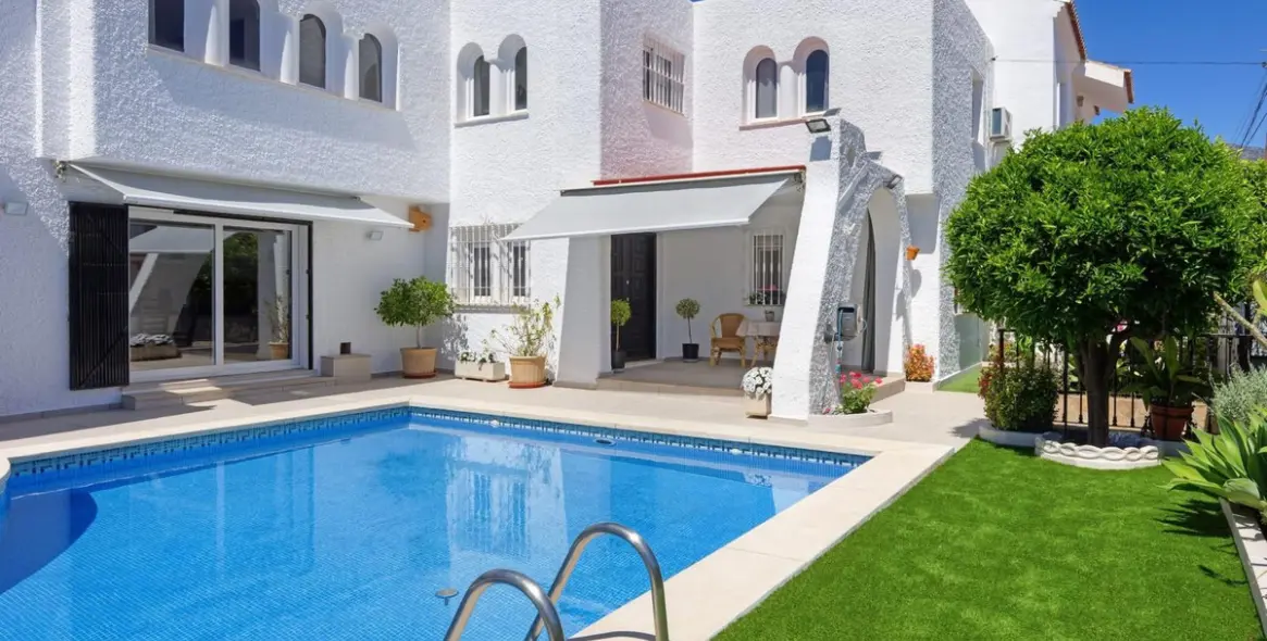 Venta de villa independiente en Los Pacos 29